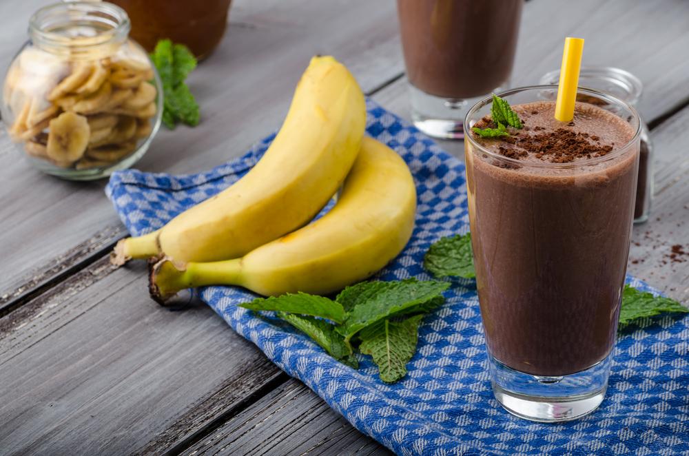 Creamy chocolate shake hack  Lean and green meals, Lean protein meals,  Lean eating