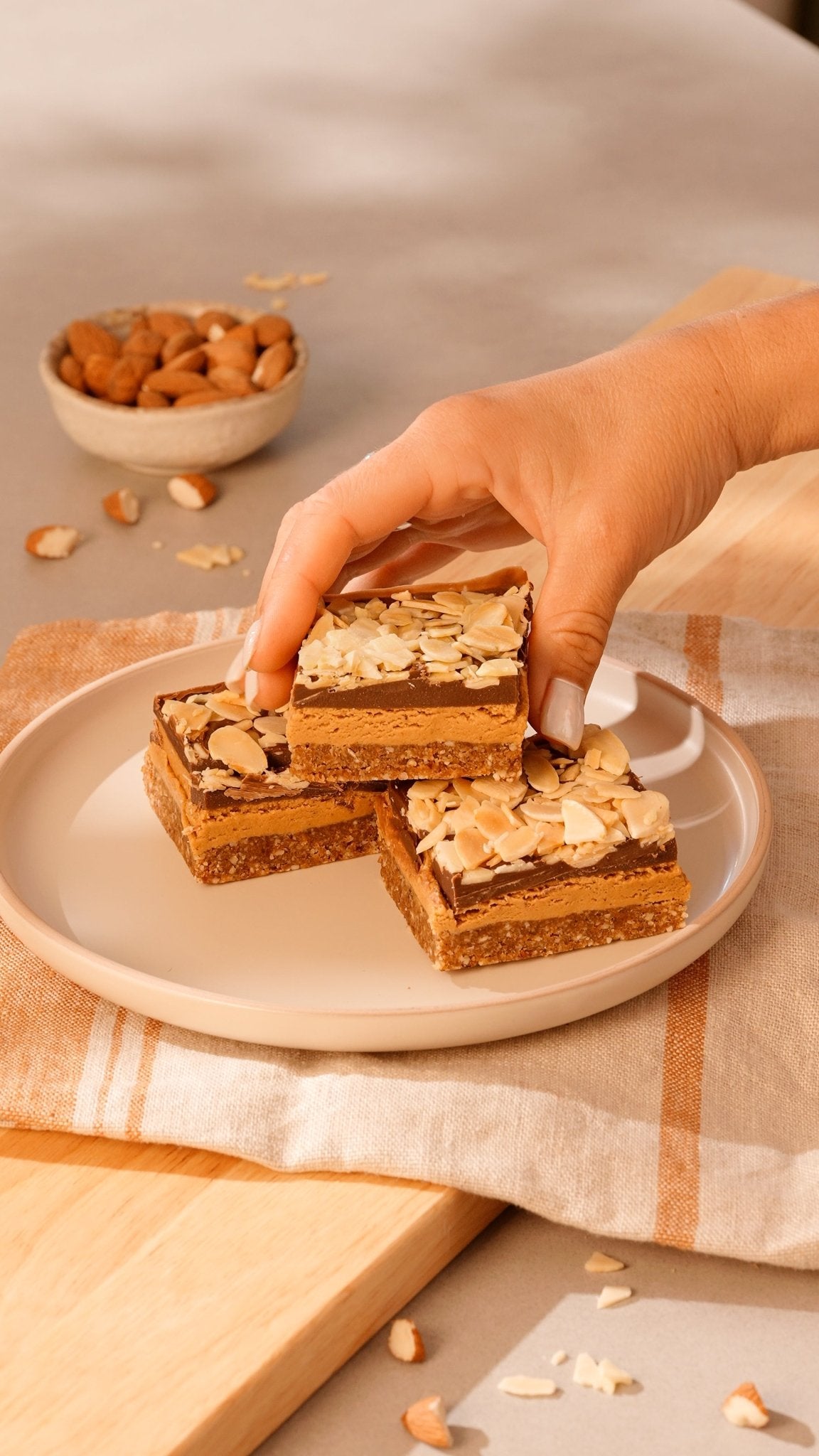 Vanilla Almond Butter Slice - Nuzest AU